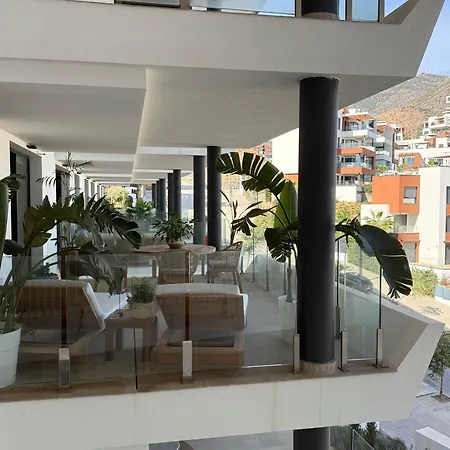 Luxurious With Ocean Views Διαμέρισμα