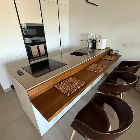 Luxurious With Ocean Views